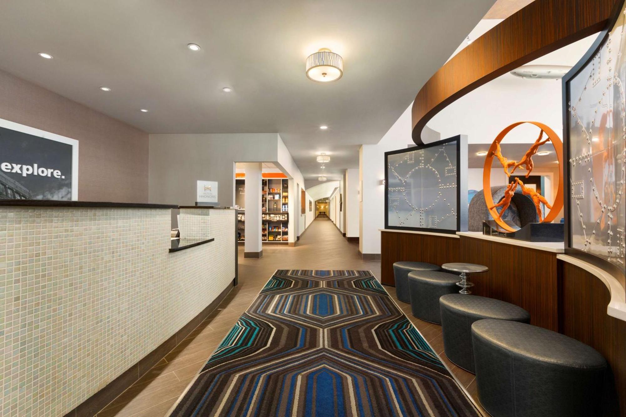 Hampton Inn & Suites Herndon-Reston Exterior photo
