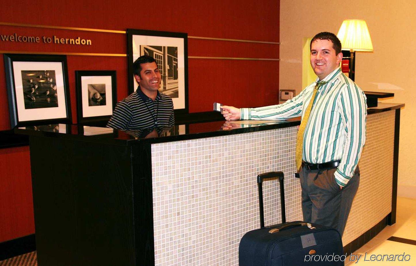 Hampton Inn & Suites Herndon-Reston Interior photo