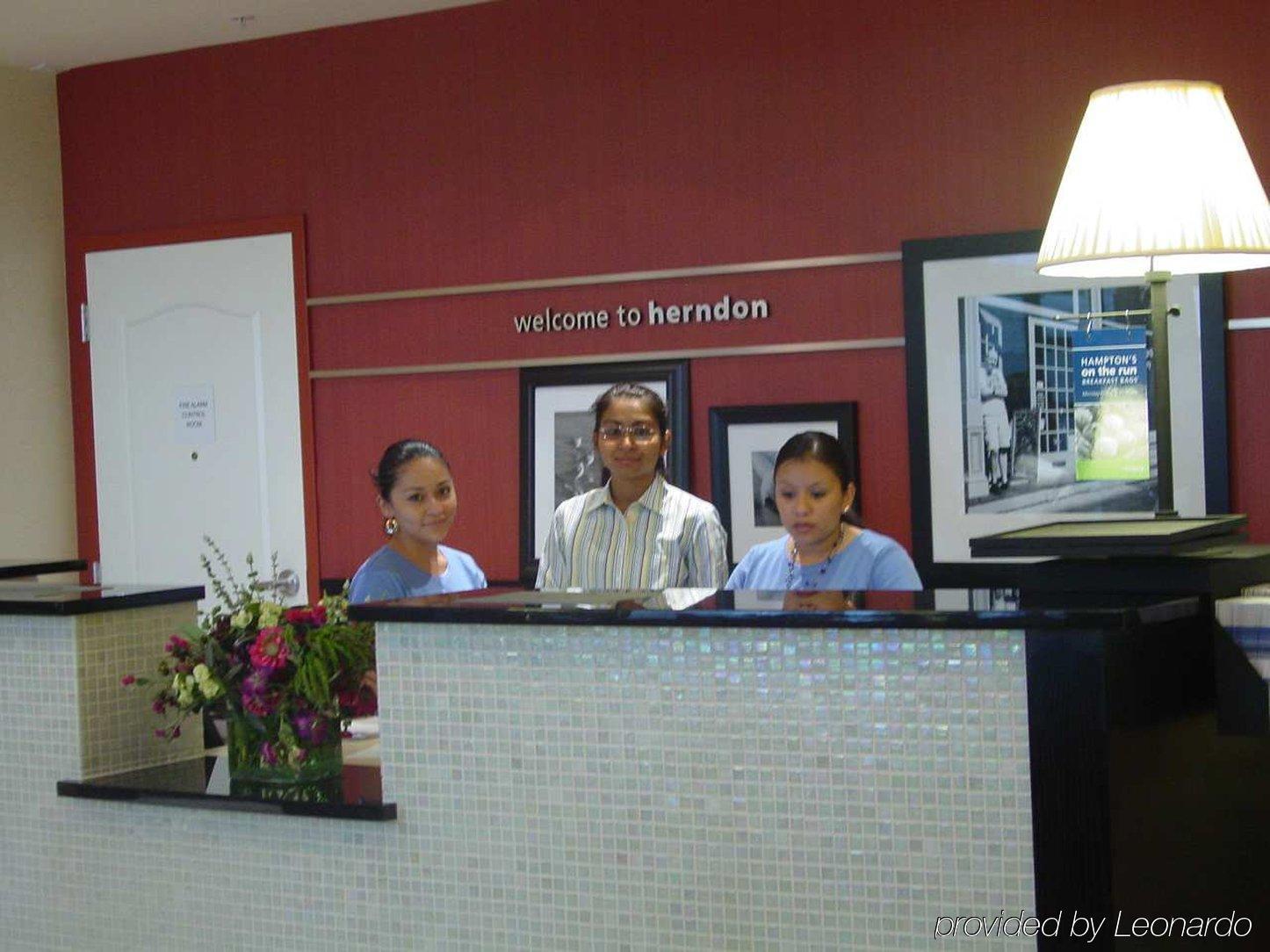 Hampton Inn & Suites Herndon-Reston Interior photo