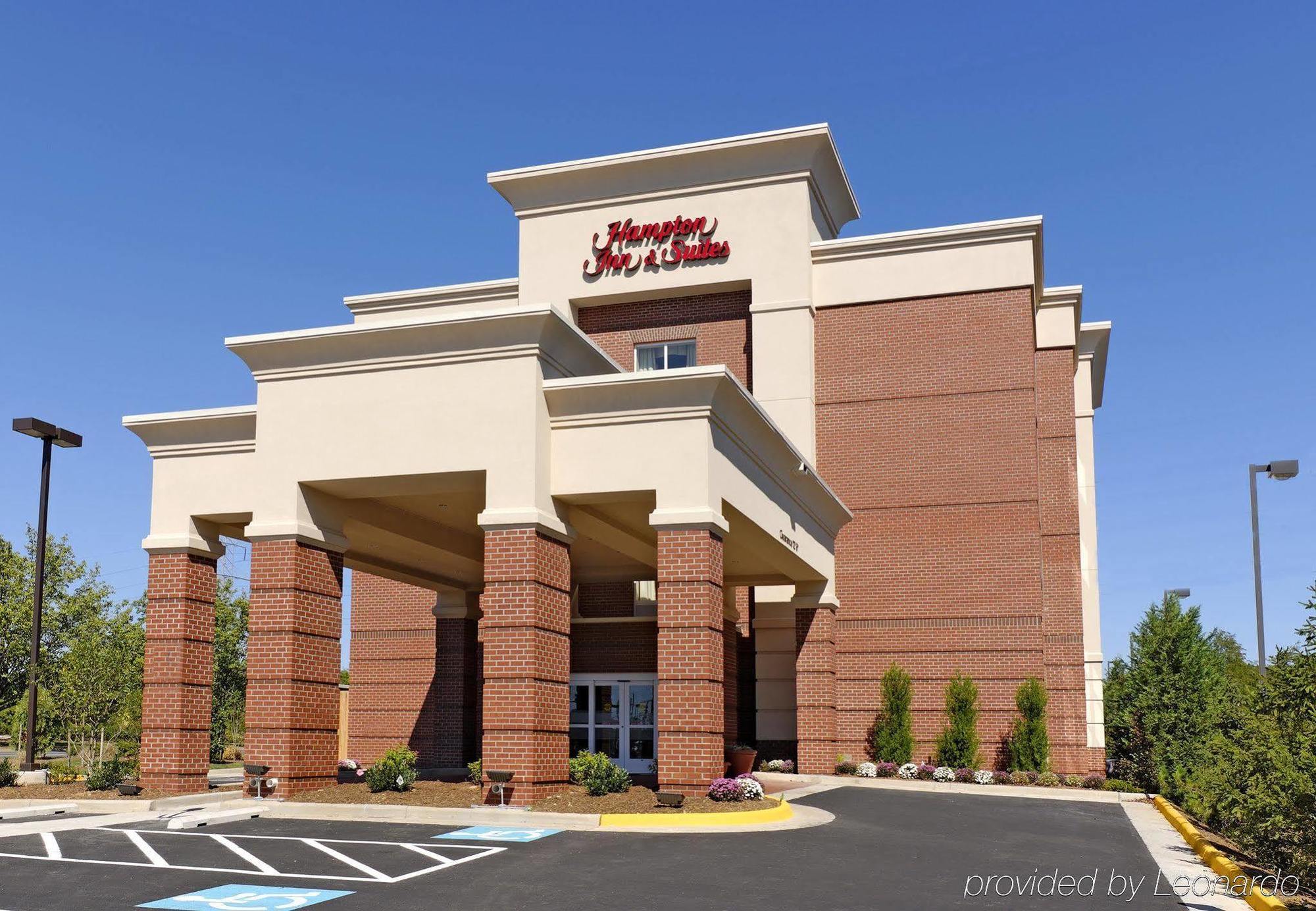 Hampton Inn & Suites Herndon-Reston Exterior photo