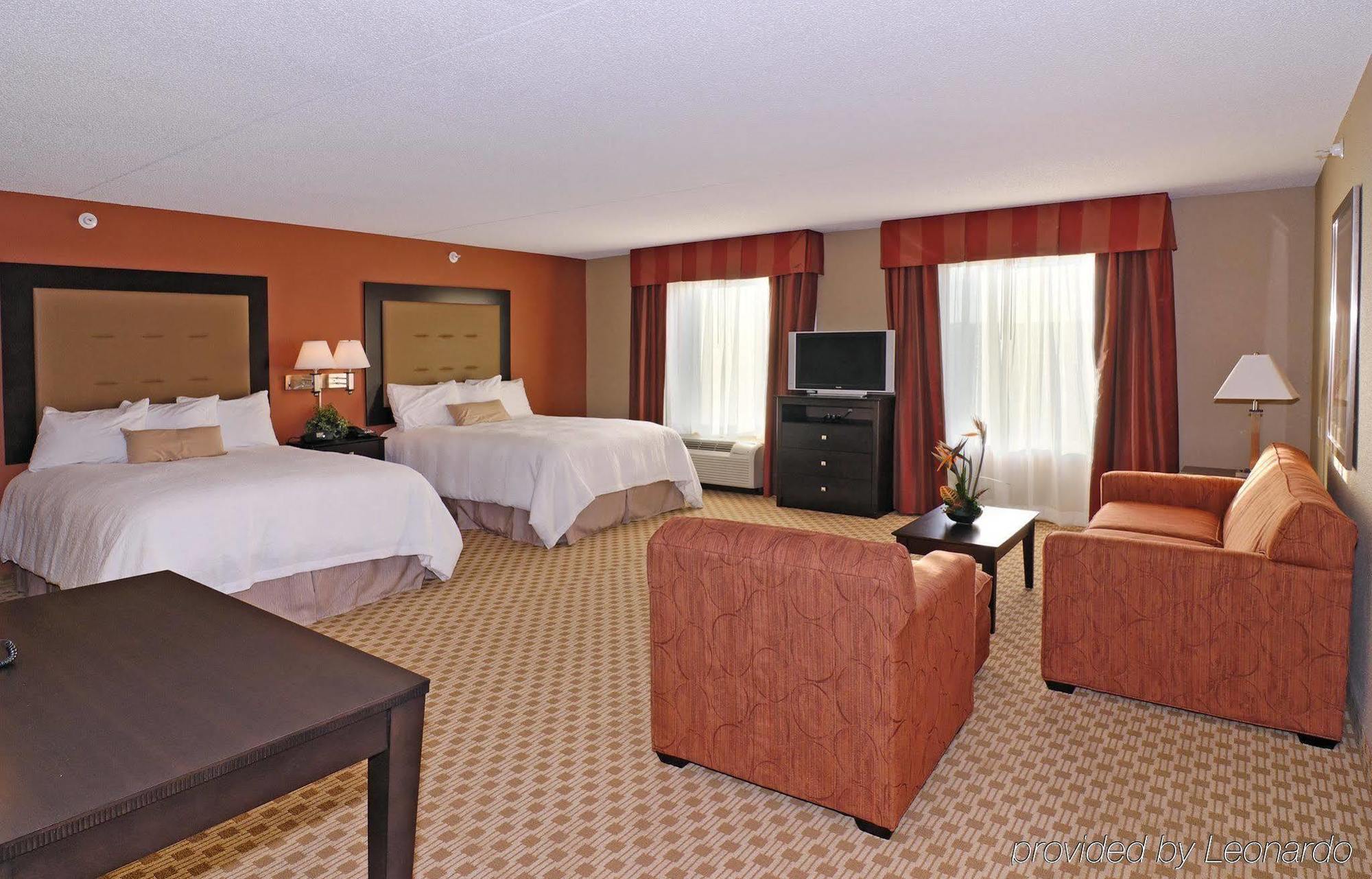 Hampton Inn & Suites Herndon-Reston Room photo